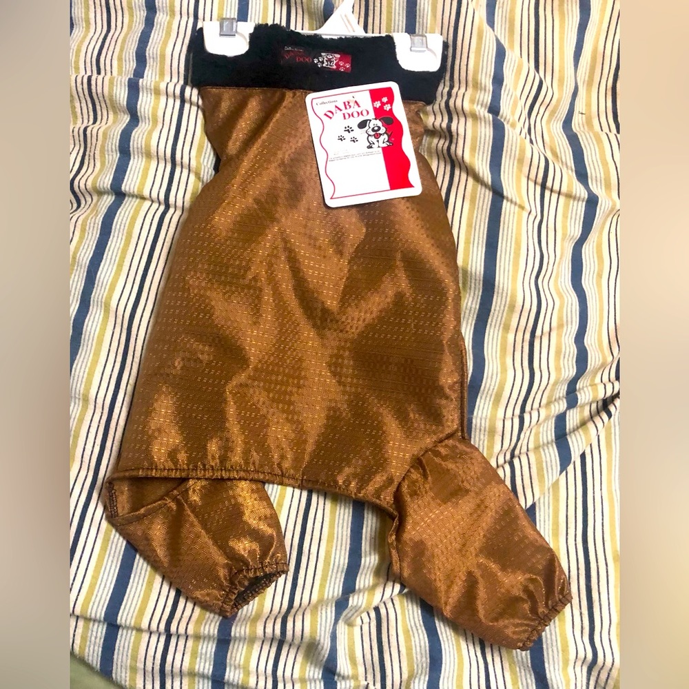 Daba Doo - Gold coloured dog coat - NWT - lovely lined collar for extra comfort